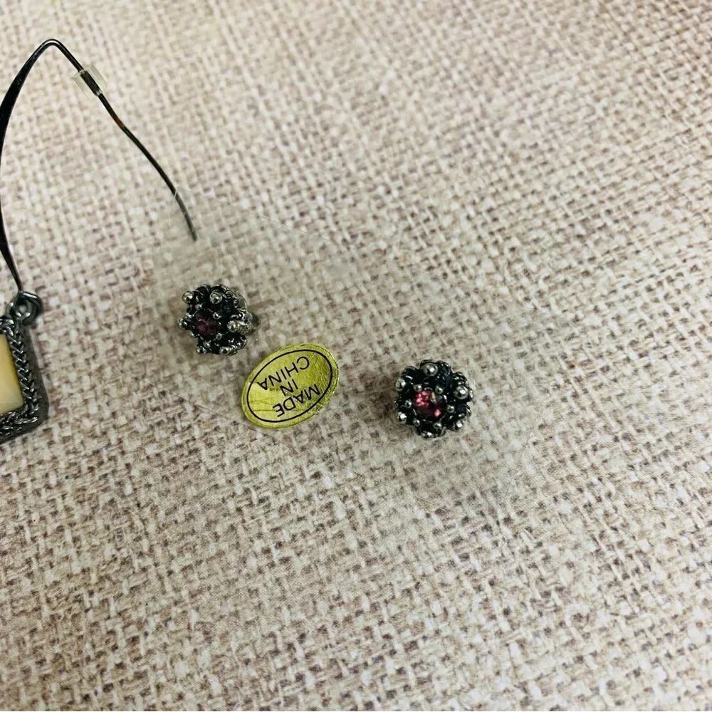 Earring Bundle‎ - Picture 2 of 4
